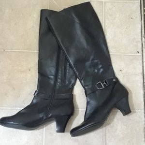 NEW A2 Aerosoles Pariwinkle Patent Leather Boots